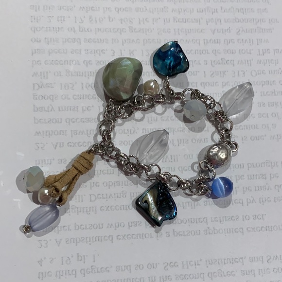Chico's Jewelry - Chicos natural shell, glass and acrylic beaded 7” bracelet w magnetic clasp